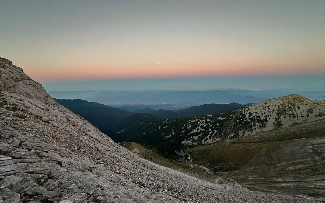 Връх Баюви дупки